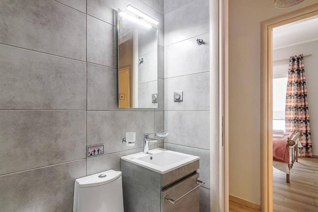 Bright Apartment For 6 Ppl In Atina Dış mekan fotoğraf